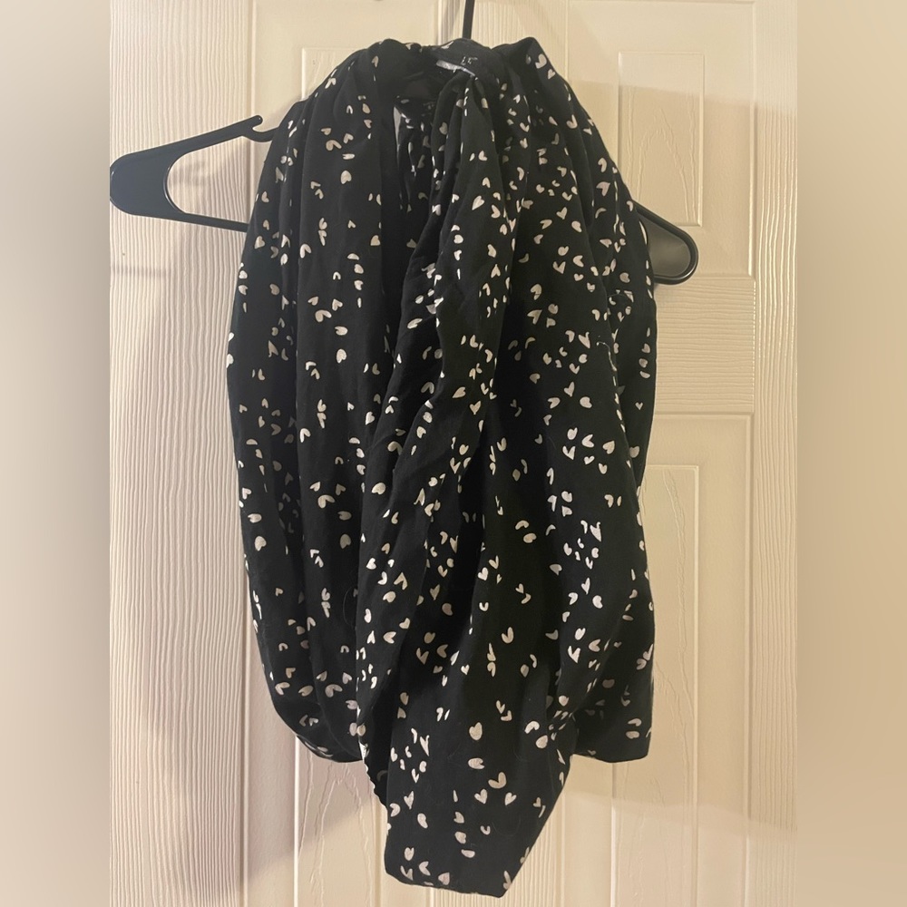 Black baby ktan size small. Baby wrap.